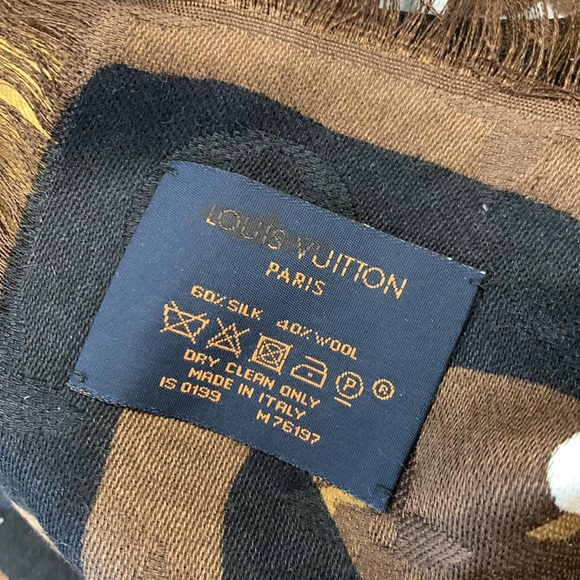 New Unworn Louis Vuitton shawl Zebra Jungle - Picture 4 of 4